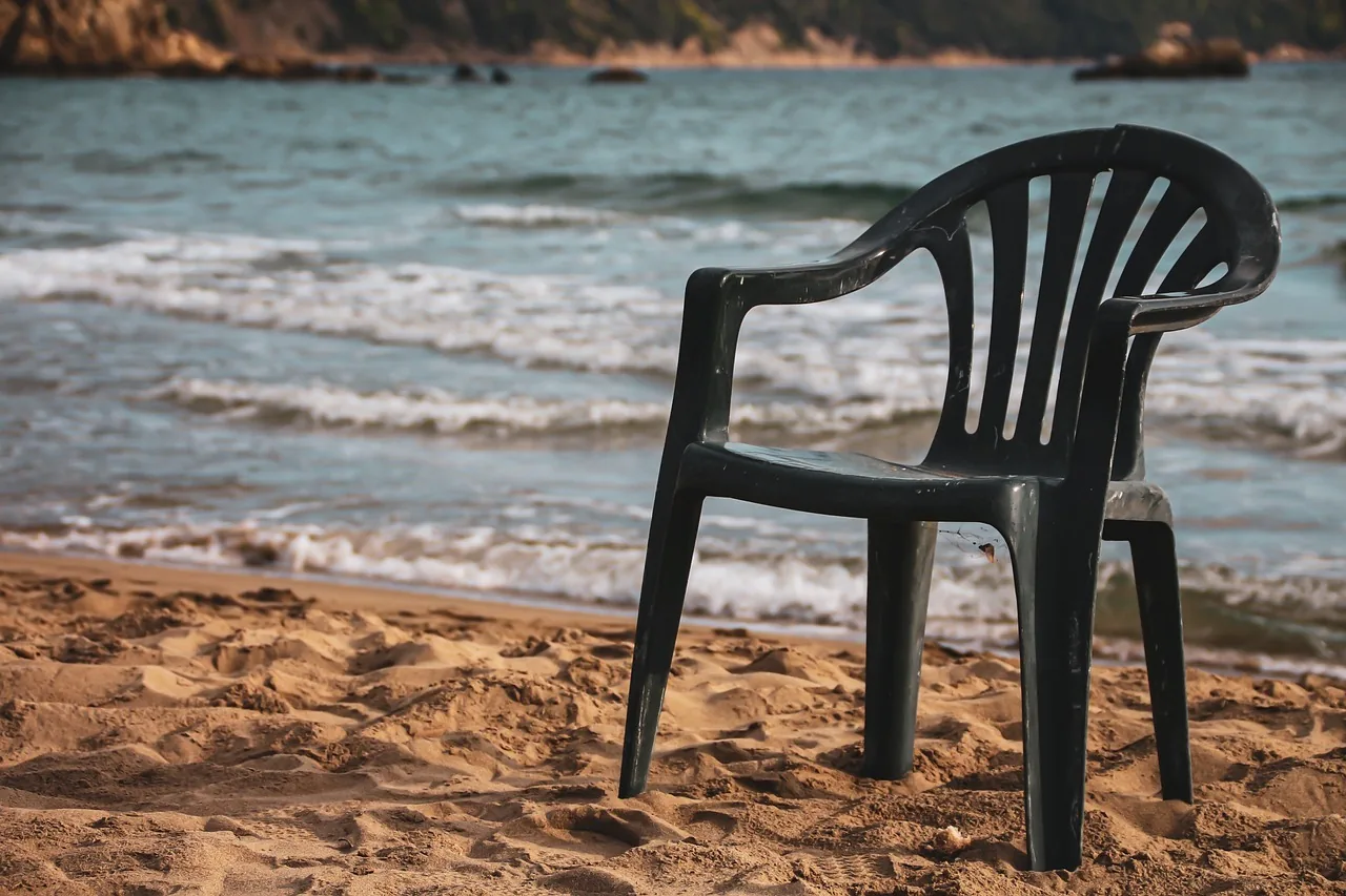 Chaise en plastique nettoyer