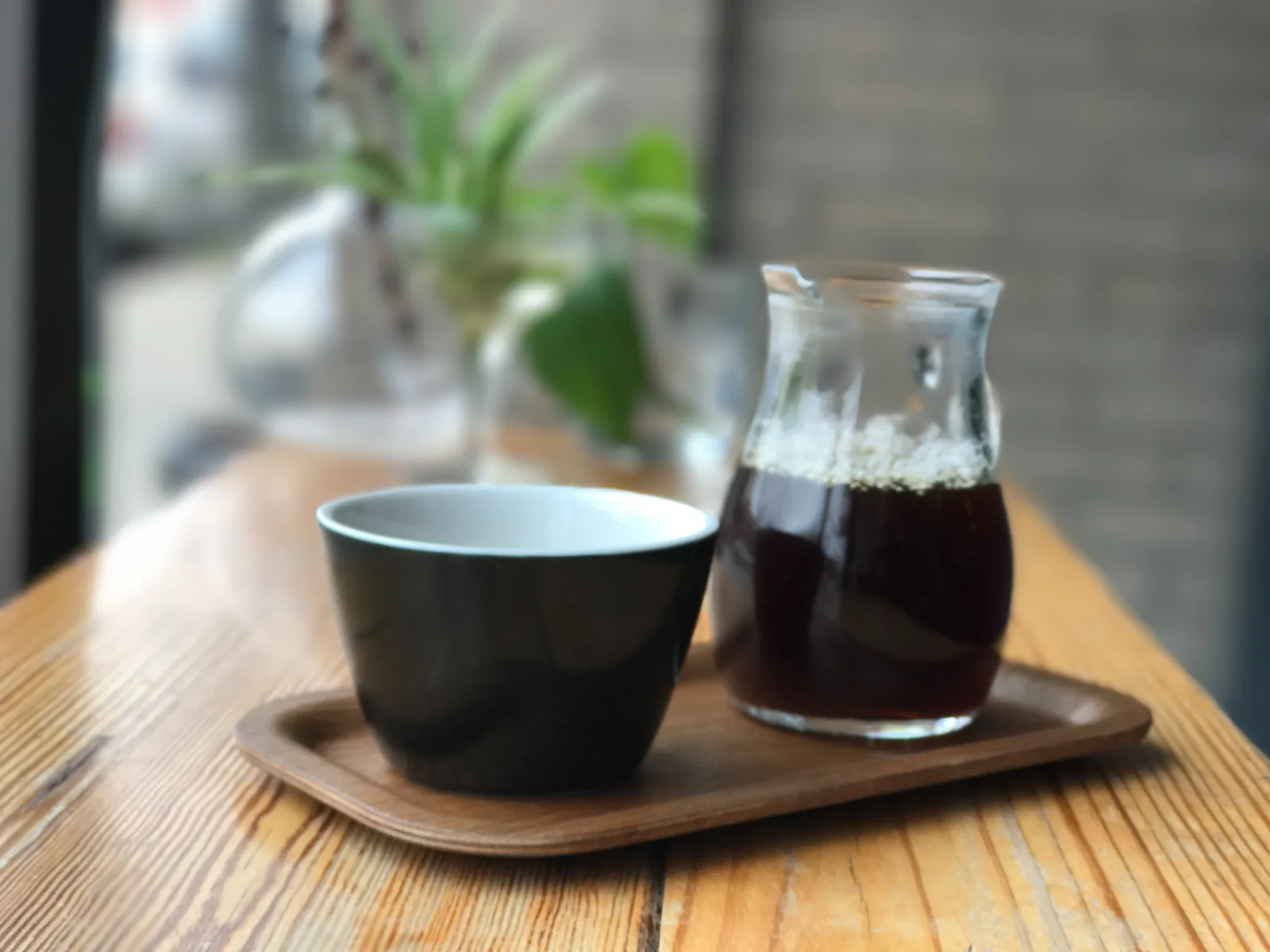nettoyer une carafe en verre